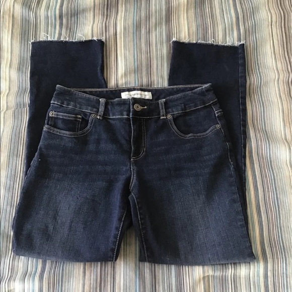 Chico’s Platinum Denim Raw Hem Cutoff Jeans - Picture 2 of 2